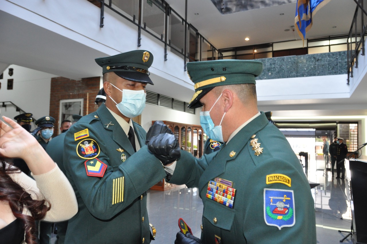 Ceremonia De Ascenso De Personal De Suboficiales De Las Fuerzas Militares De Colombia Escuela